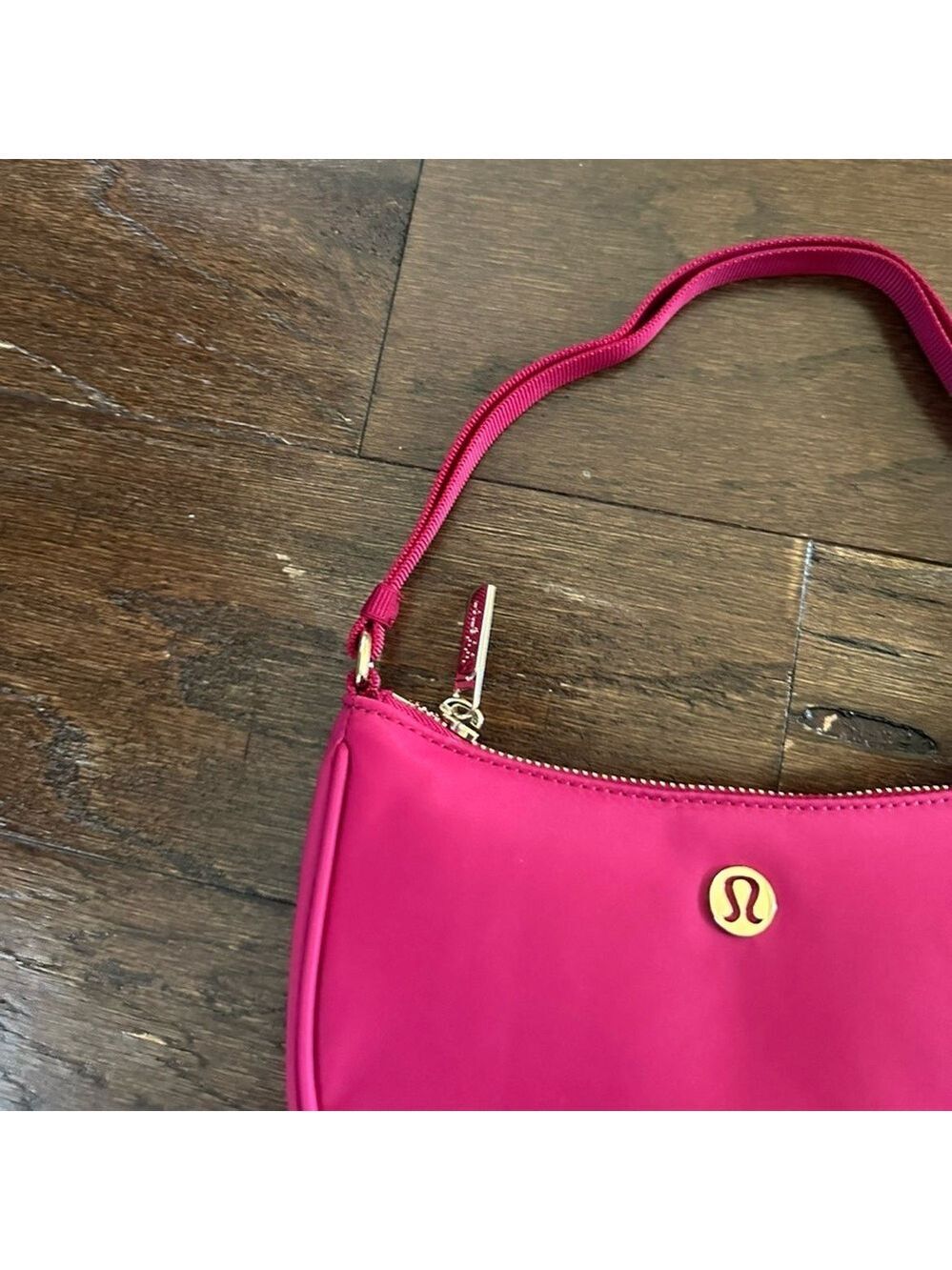 Lululemon-City Essentials Mini Shoulder Bag 1L-Berry Rumble-NWT - Picture 8 of 12